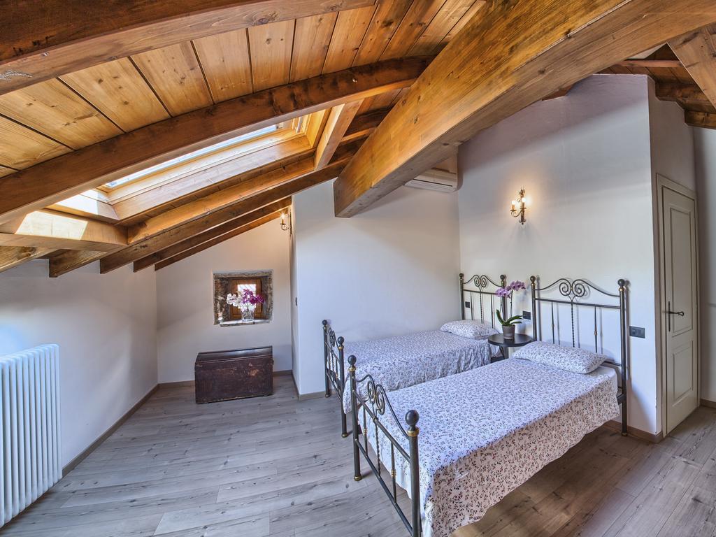 Villa Vinicia, Pool, Jacuzzi, Airco Domaso Quarto foto